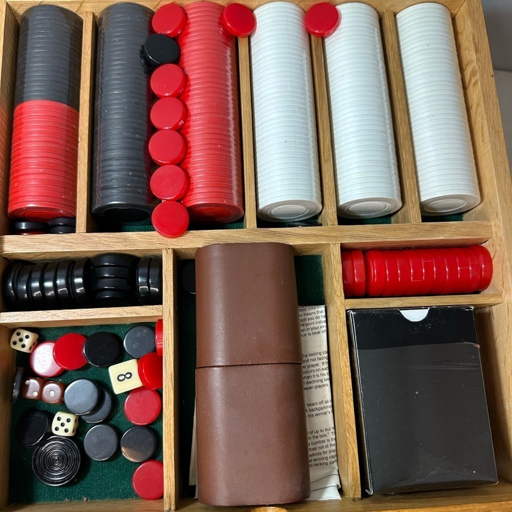 Vintage Marlboro Collector Wooden Backgammon Checkers Cards Poker Chips Wooden - Picture 2 of 15
